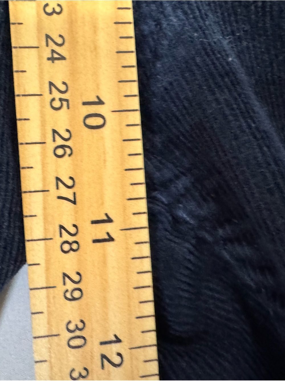 Vineyard Vines Men's Corduroy Navy Straight Jeans - Picture 5 of 10
